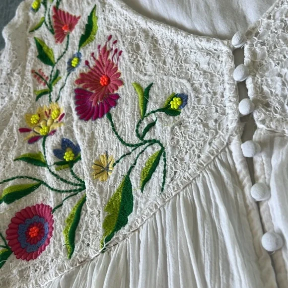 BOSTON PROPER Boho Lace Floral Embroidered Beaded Babydoll Bust Blouse in White - Picture 5 of 11